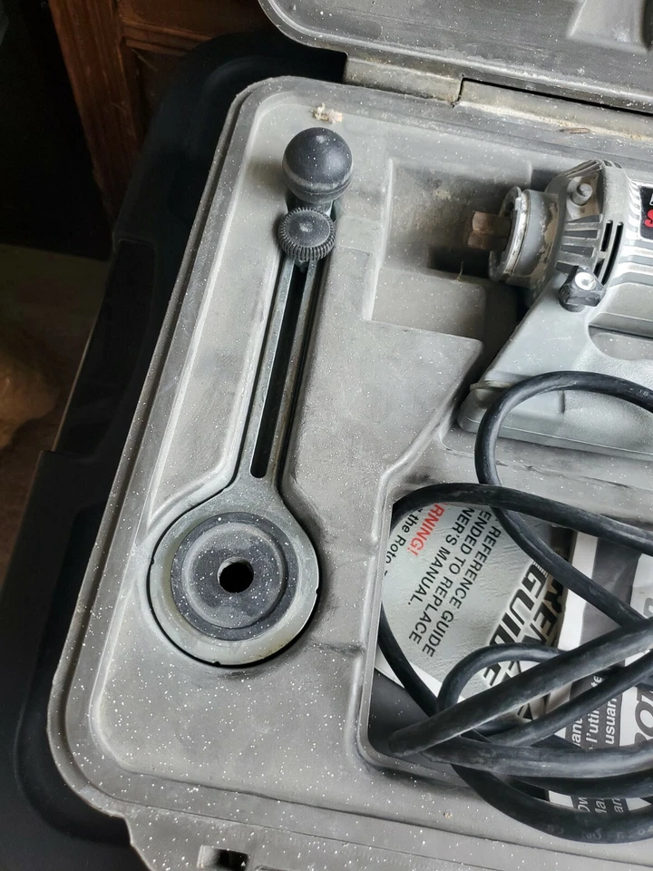 Rotozip Model SCS01LE 120 Volt Spiral Saw With Hard Carrying Case and BITS - Image 3 of 4