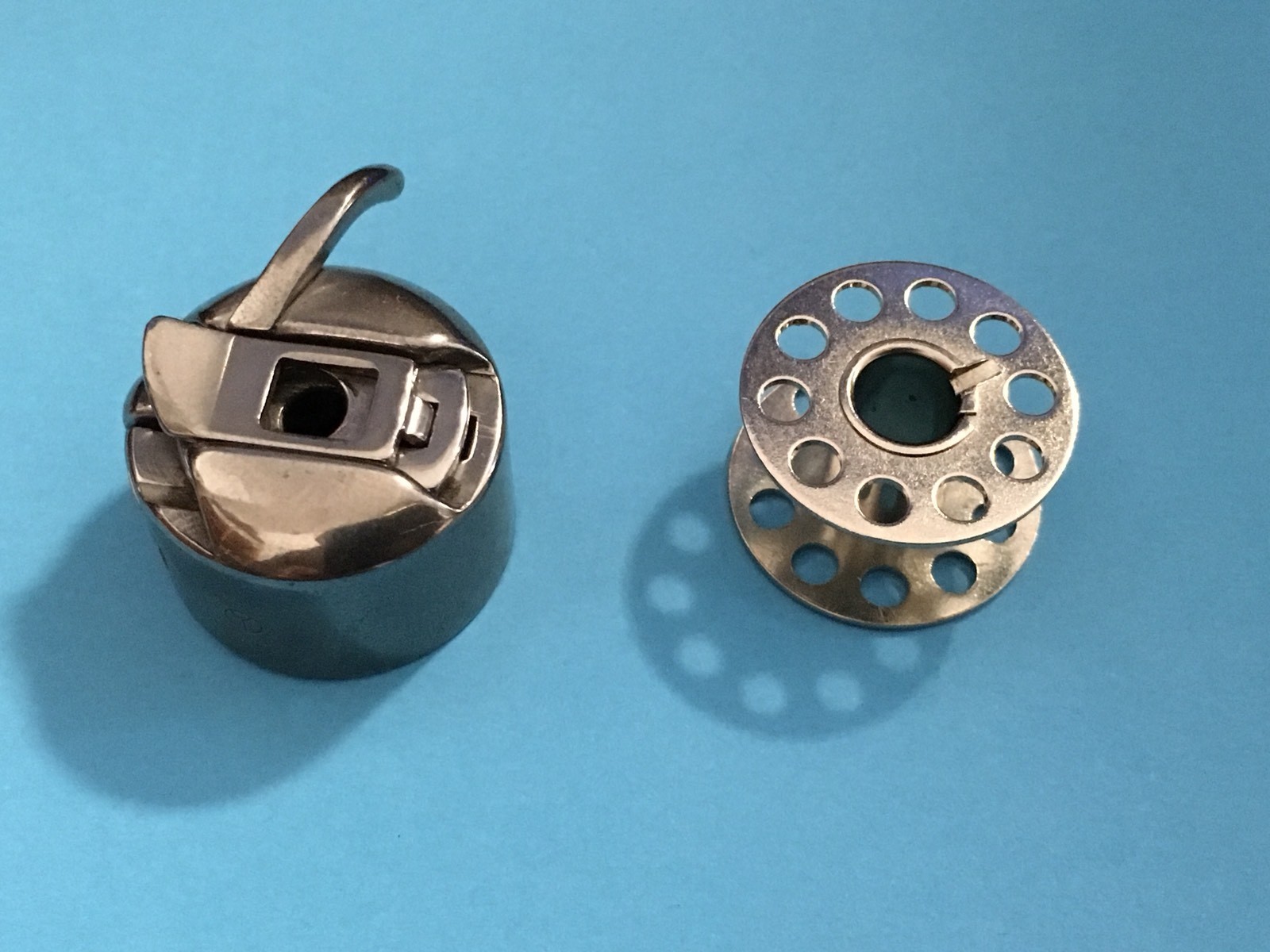 CB CANETTE POUR Machines à Coudre Avec Saisir AEG, Privileg