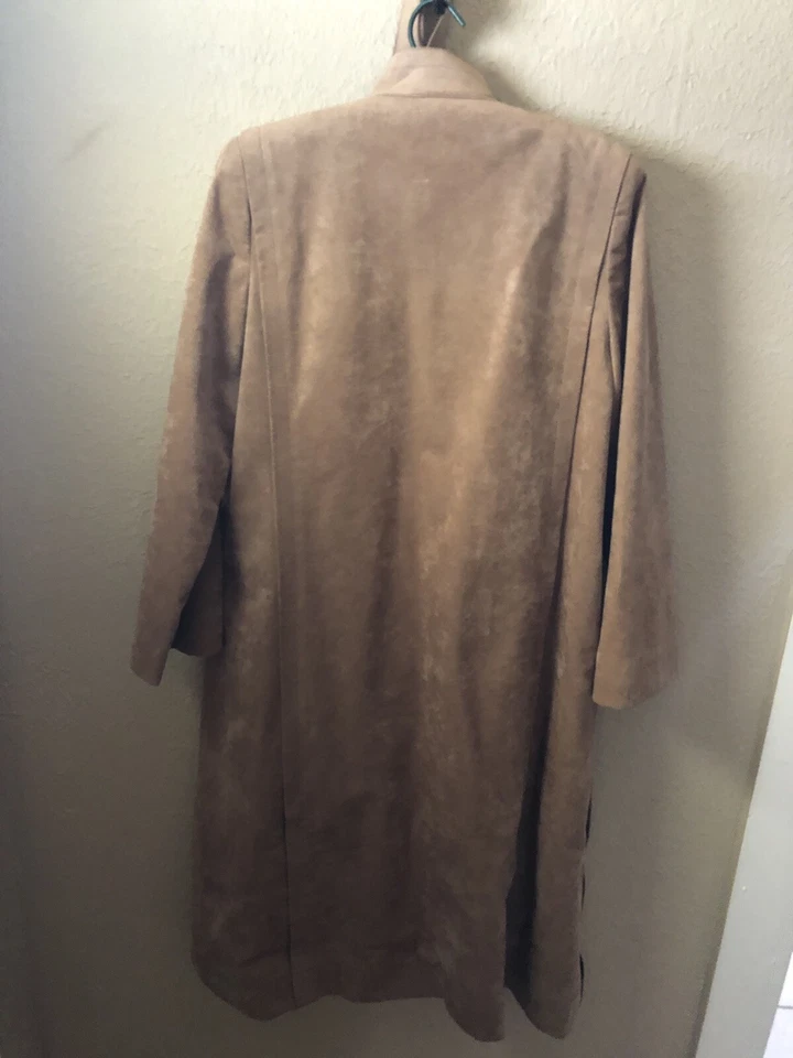 Abrigo de cuero lavable A Trigere Foto 2 de 4