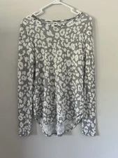 Old Navy Long Sleeve Snow Leopard Plush Tee Size XS Soft