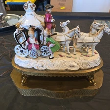 Antique Cinderella Ball Horse Carriage Stage Coash Night Lamp / Lamp