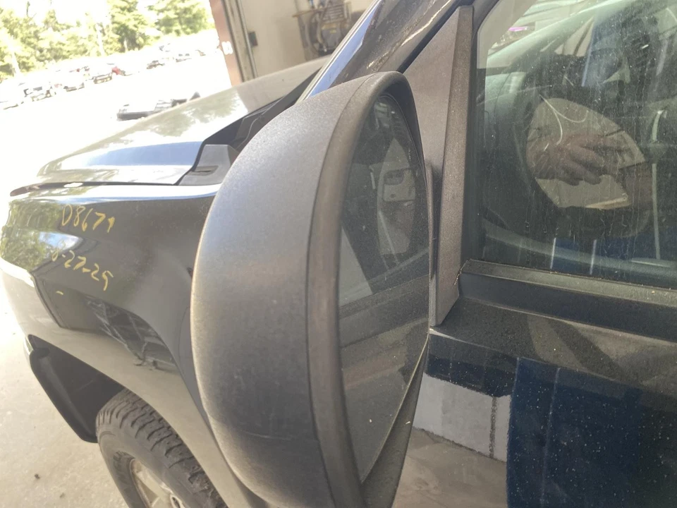 Used Left Door Mirror fits: 2011 Chevrolet Silverado 1500 pickup Power w/o integ - Image 3 of 4
