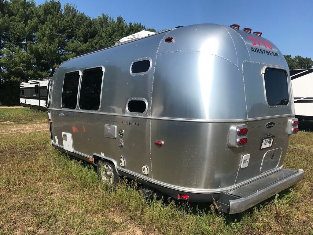 2014 Airstream Flying Cloud 20FB 20' Travel Trailer C44180834