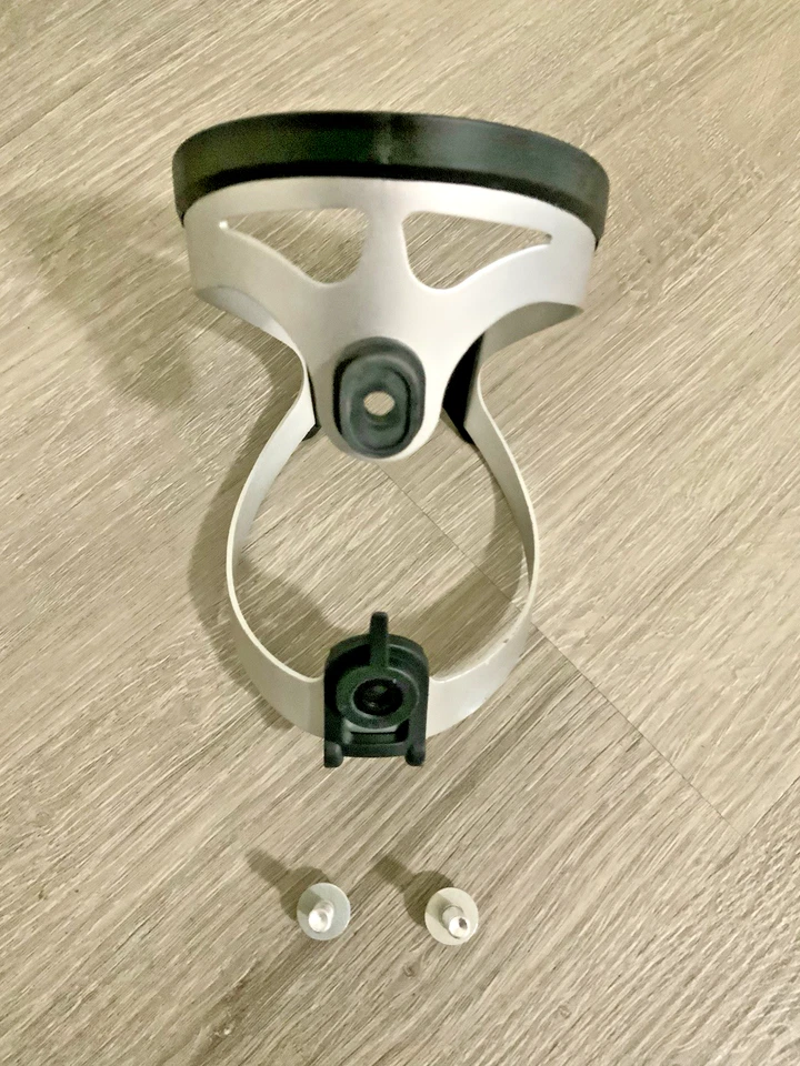 JAULA PARA BOTELLAS DE AGUA TACX CON HERRAJES PLATA ALUMINIO 40 GRAMOS Foto 3 de 4