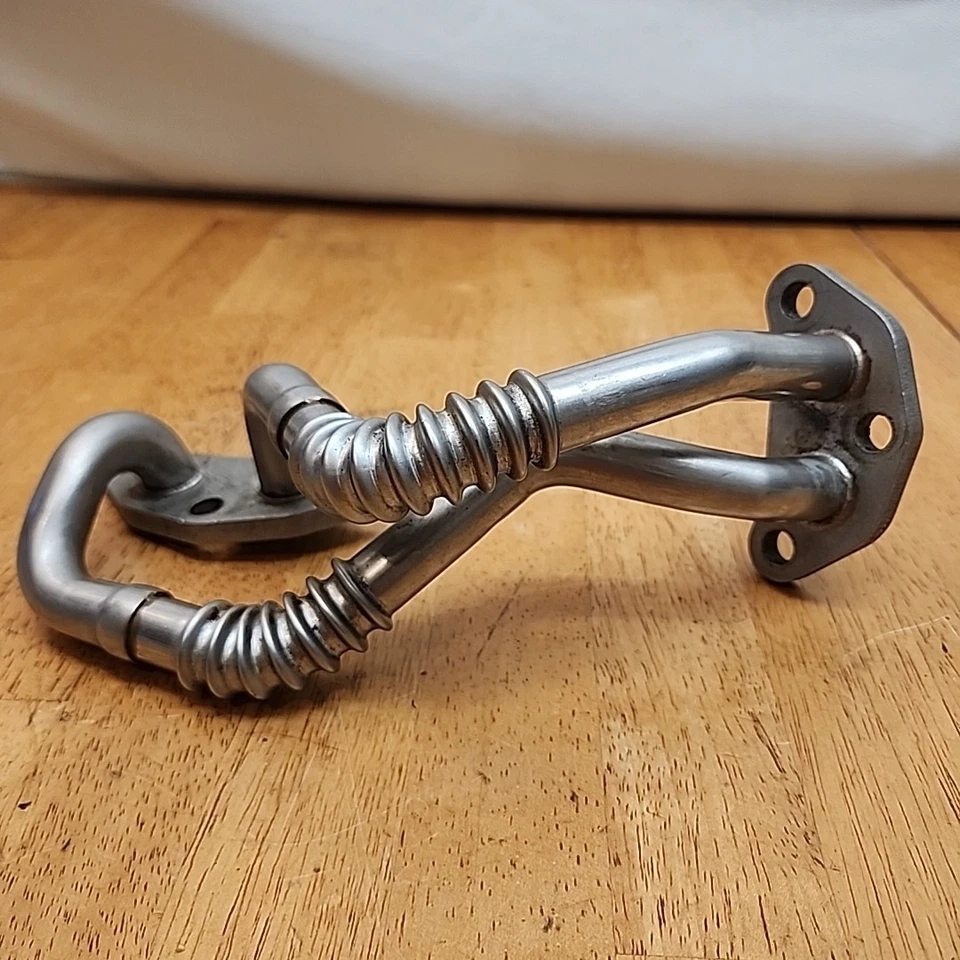 Toyota Sienna 2017-2020 3,5 L enfriador de aceite de motor manguera tubo oem Foto 2 de 4