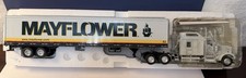 Tonkin Mayflower Kenworth W900L escala 1:53 con remolque en caja.
