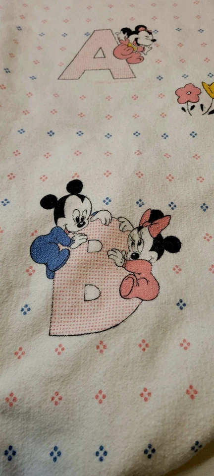 Manta de cuna recortada satinada Dundee ABC Baby Mickey Minnie 1984 de colección Disney Foto 4 de 4