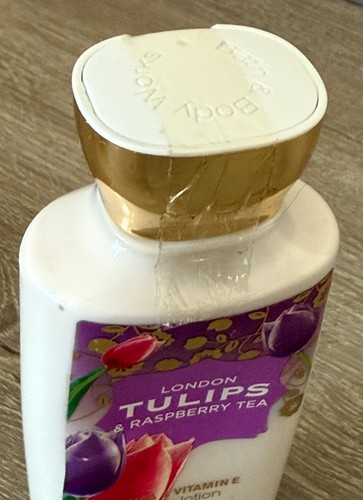 Bath & Body Works London Tulpen Himbeertee Shea Vitamin E Bodylotion 8 fl. Oz. - Bild 4 von 5
