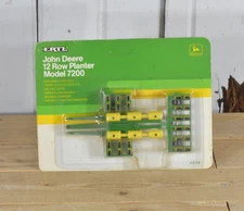 ERTL JOHN DEERE 12 ROW PLANTER MODEL 7200 1/64