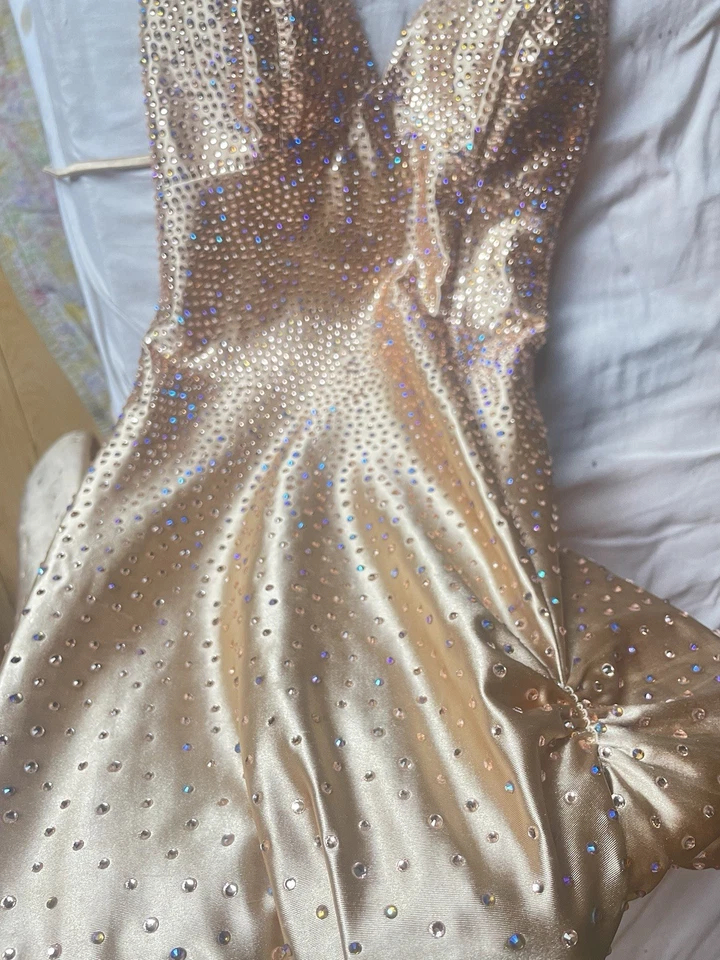 Vestido formal dorado para mujer, estrás - adornado, dorado satinado - talla 2 USADO UNA VEZ Foto 3 de 4