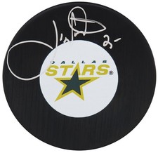 Joe Nieuwendyk Signed Dallas Stars Logo Hockey Puck - (SCHWARTZ SPORTS COA)