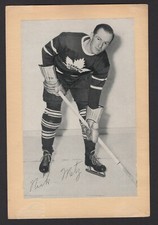 1944-63 Beehive Group II Toronto Maple Leafs Photos #434 Nick Metz