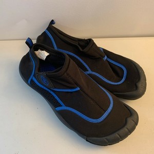 minimalist water shoes