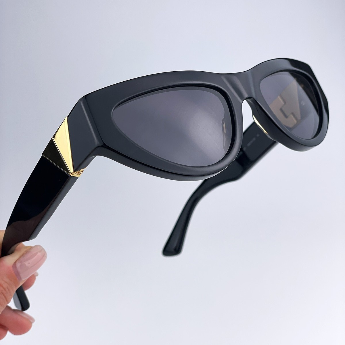 Bottega Veneta Women Sunglasses Black Grey Cat Eye BV1176S  display picture 1
