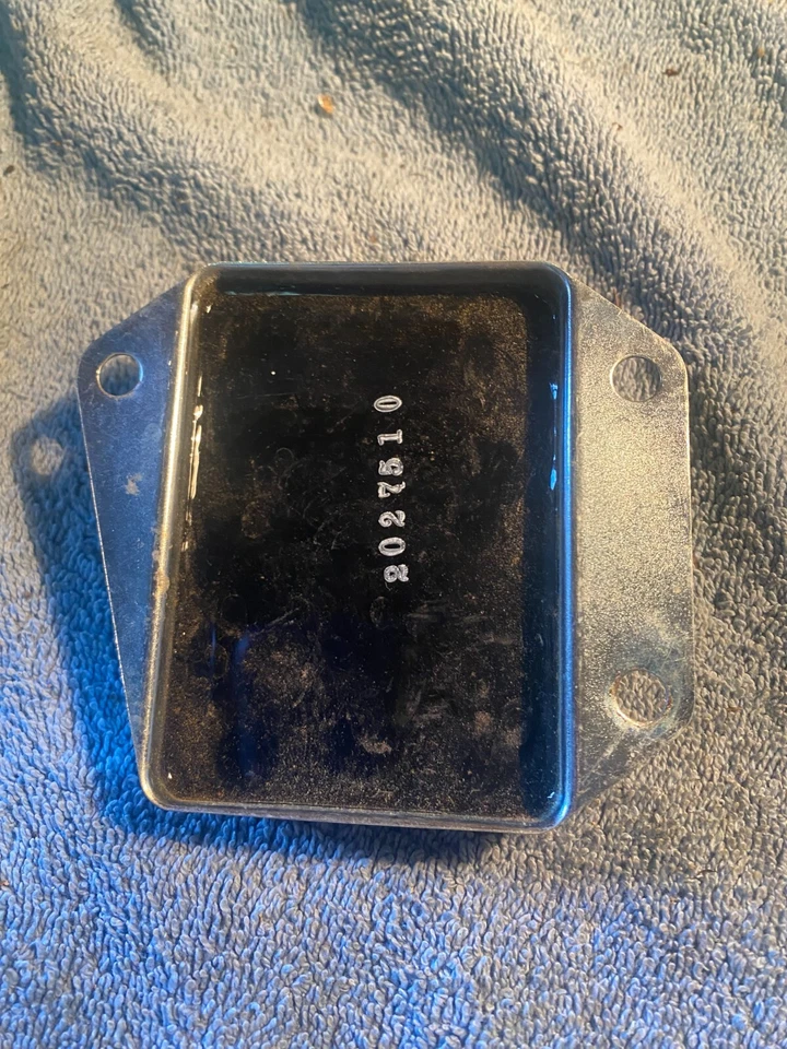 ВИНТАЖНЫЙ WELLS Dodge регулятор напряжения внешний A, B, E тела - новый из старых запасов США - Изображение 2 из 2