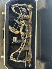 Hoyt Spyder 30 Camo Compound Bow with Accessories & Hard Case
