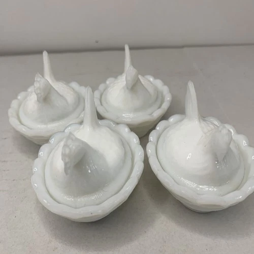 Set of 4 Westmoreland Milk Glass Opalescent Mini Hen on Nest Salt Cellars VTG