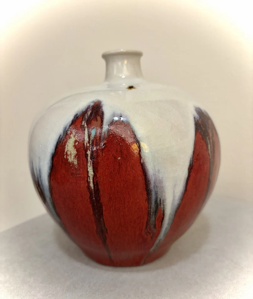 Jarrón chino de porcelana Sang-de-Boeuf (sangre de buey) - esmalte flambé rojo y marca de sello 8" Foto 3 de 4