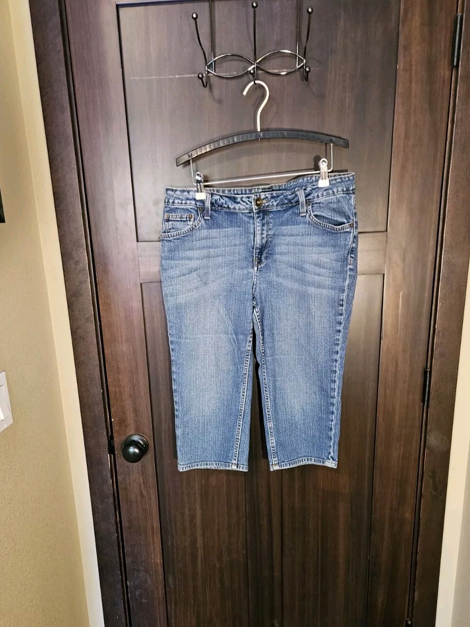 EUC Women's Thre3 Denim Jean Stretch Cropped Capris Size 14