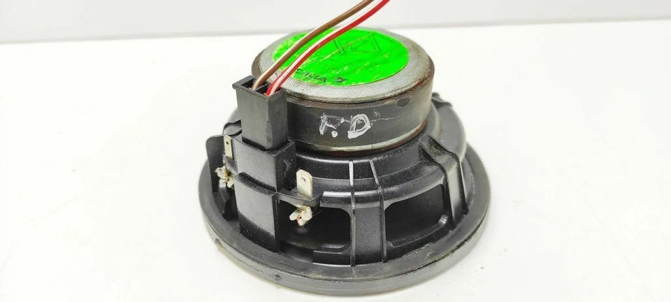 Altavoz puerta delantera Volkswagen Golf III 1994 gasolina/autogas UST43598 Foto 3 de 4