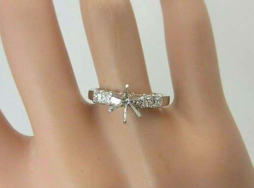 Platinum 0.50 ct Princess Cut Diamond Engagement Ring for 1 ct Diamond Mounting - 第 1/12 張圖片