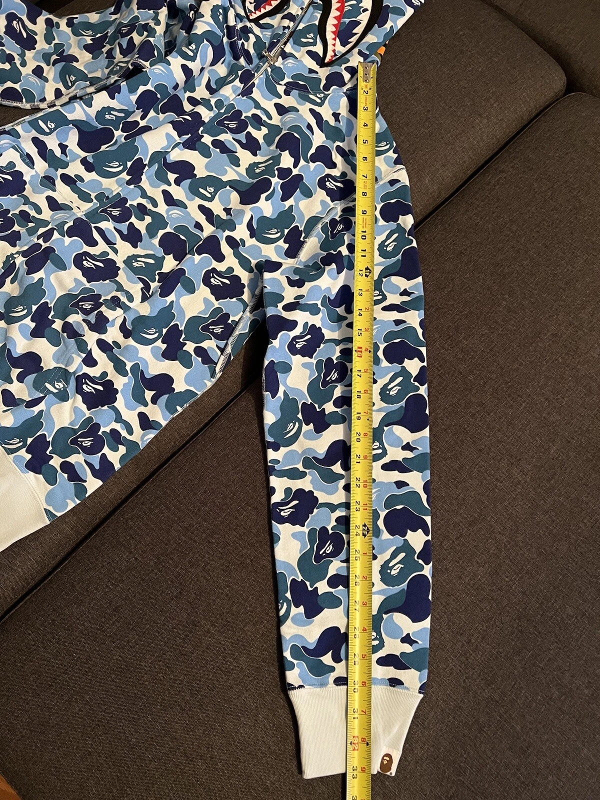 A BATHING APE (BAPE) Felpa con cappuccio mimetica blu navy cerniera intera