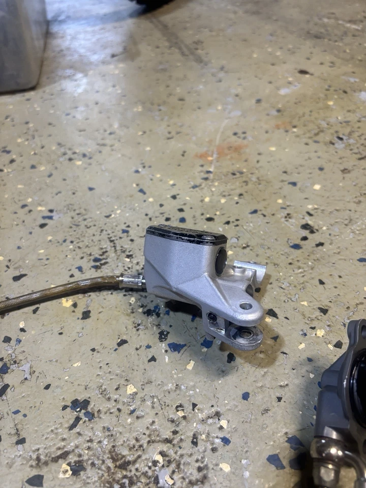 KTM 85 2018 cilindro maestro de embrague y cilindro esclavo Foto 2 de 4