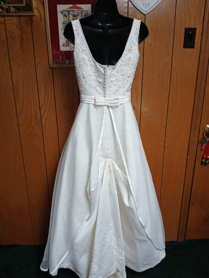 Vintage eden bridals wedding dress - Image 2 of 4