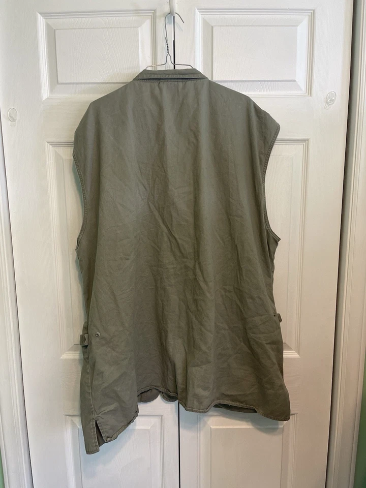 Warner Bros Studios Mens Fishing Vest Reel Devil Taz Gray Used Sz 3XL - Image 3 of 4