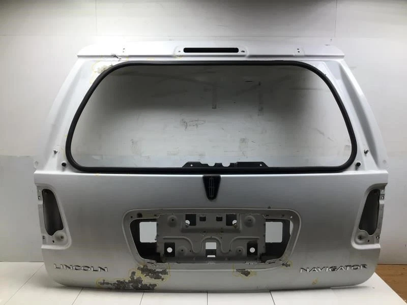 Lincoln Navigator 2003 puerta levadiza manual OEM+ (Blanco Oxford) Foto 4 de 4