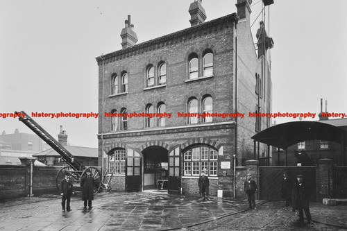 F001864 Poplar Fire Station No 75 West India Dock Road Poplar London 1905