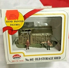 Model POWER HO SCALE NO. 641 Old Storage Shed w/2 hand painted figures NOS