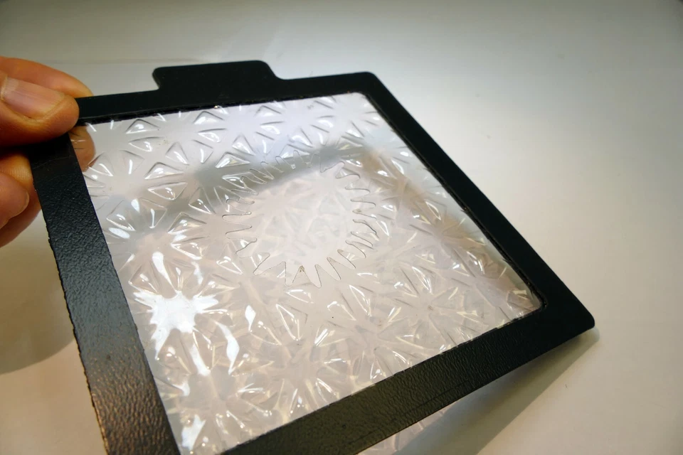 Lindahl Clear Vignetter Mask Frame 4.5X4.5" bellows Small 1.5" Oval 45 degree - Image 4 of 4