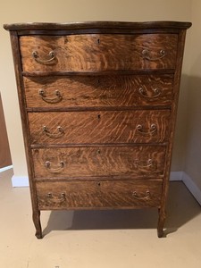 Antique Tiger Oak Dresser (Chest of Drawers)