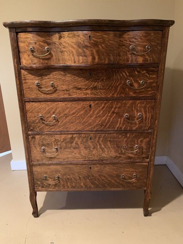 Antique Tiger Oak Dresser (Chest of Drawers)