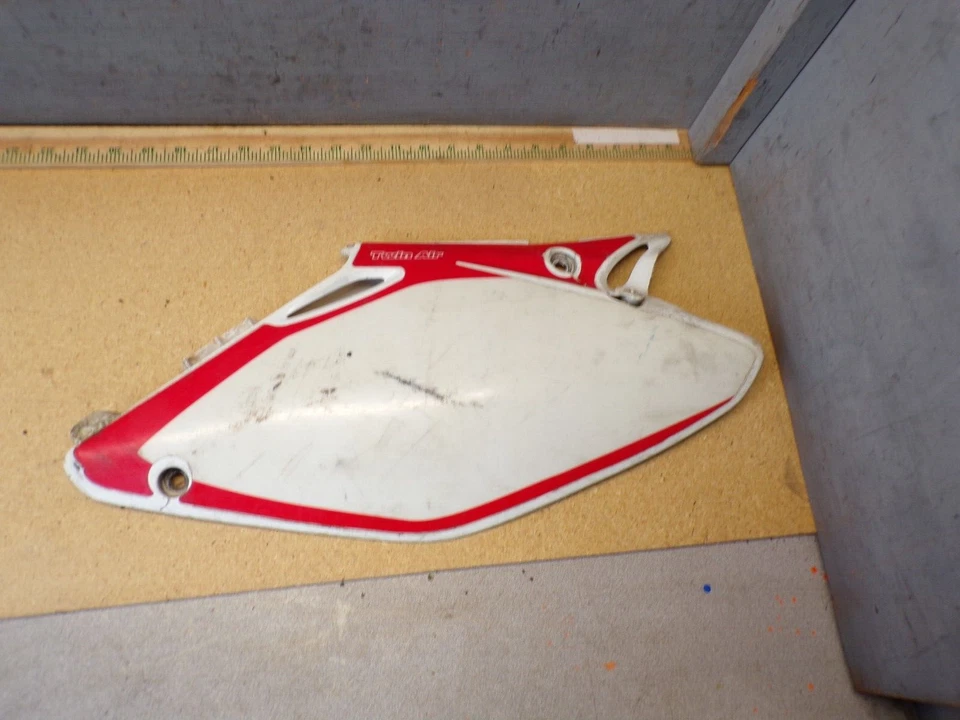 JUEGO DE CUBIERTAS LATERALES HONDA CR125R 250R 2002-07 83610-KZ4-J41ZA & 83510-KZ4-J41ZA Foto 2 de 4