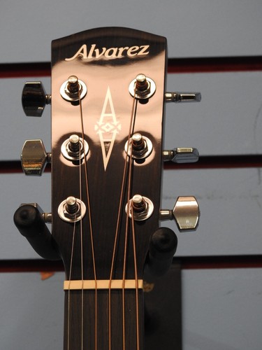 Alvarez RD26 Left Hand W/ Bag Natural Gloss - Picture 4 of 7
