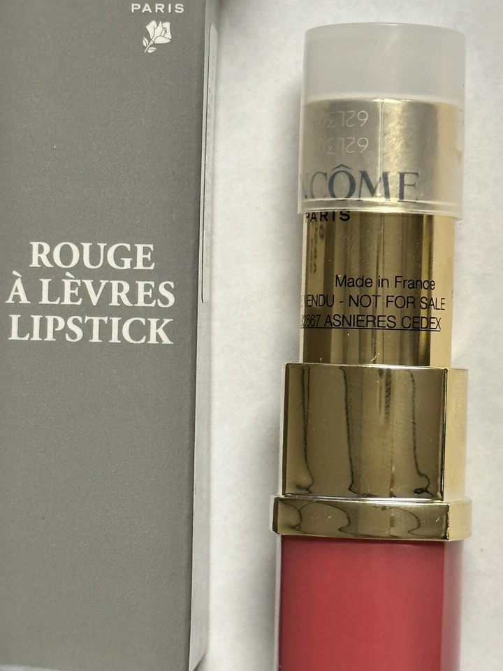 Lápiz labial Lancome Absolu Rouge 354 Rose Rhapsodie tapa transparente Foto 2 de 4