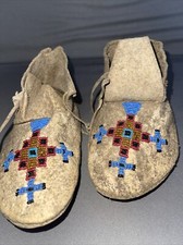 Beaded Native American Child's Moccasins Shoes Northern Tribes