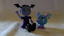 Just Play Disney Jr 3" Poseable Action Figure Vampirina & Buttons
