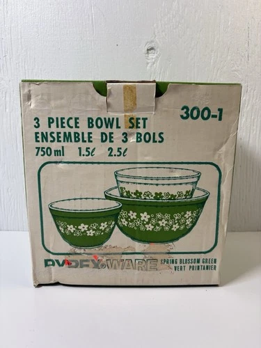 Pyrex 300-1 Spring Blossom Green Crazy Daisy 3 Piece Bowl Set - New Open Box