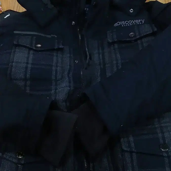 Discovery Check Pattern Padded Jacket 105cm Slim … - image 6