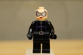 Lego Minifigure Catwoman 7779 bat003 DC Comic Batman Villian Catcycle Motorcycle