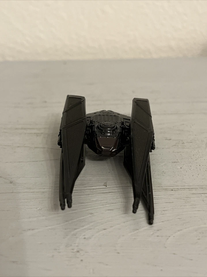Kylo Ren Tie Sillencer Fighter Star Wars Die-Cast y plástico nave espacial juguete Foto 4 de 4