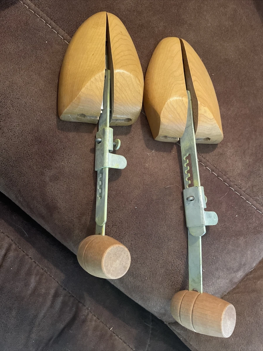 Vintage MILLER Ladie s Wooden Shoe Tree Stretcher Adjustable Form