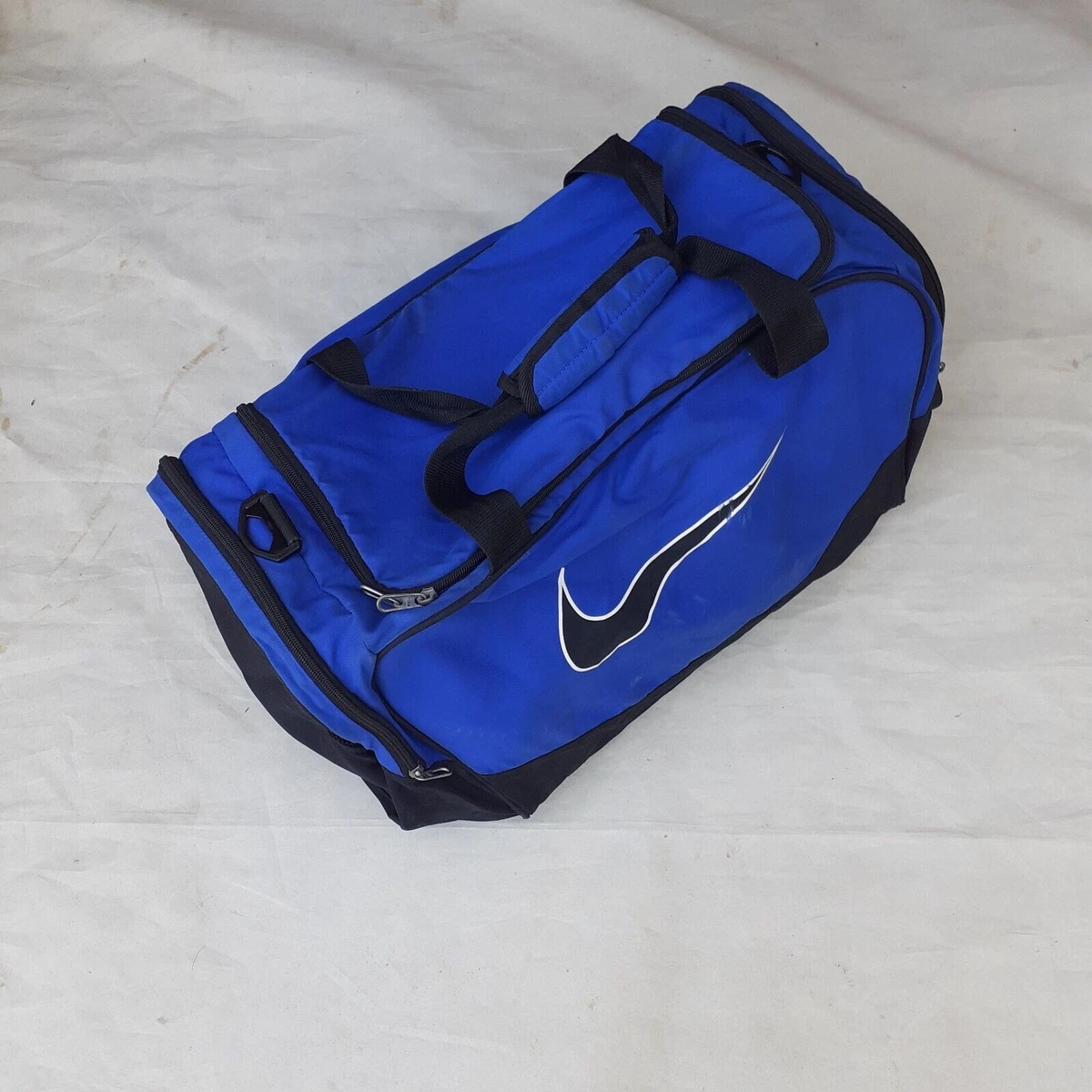 Nike Brasilia Duffle Grip Bag Travel Gym Training Sports Holdall Men s Medium
