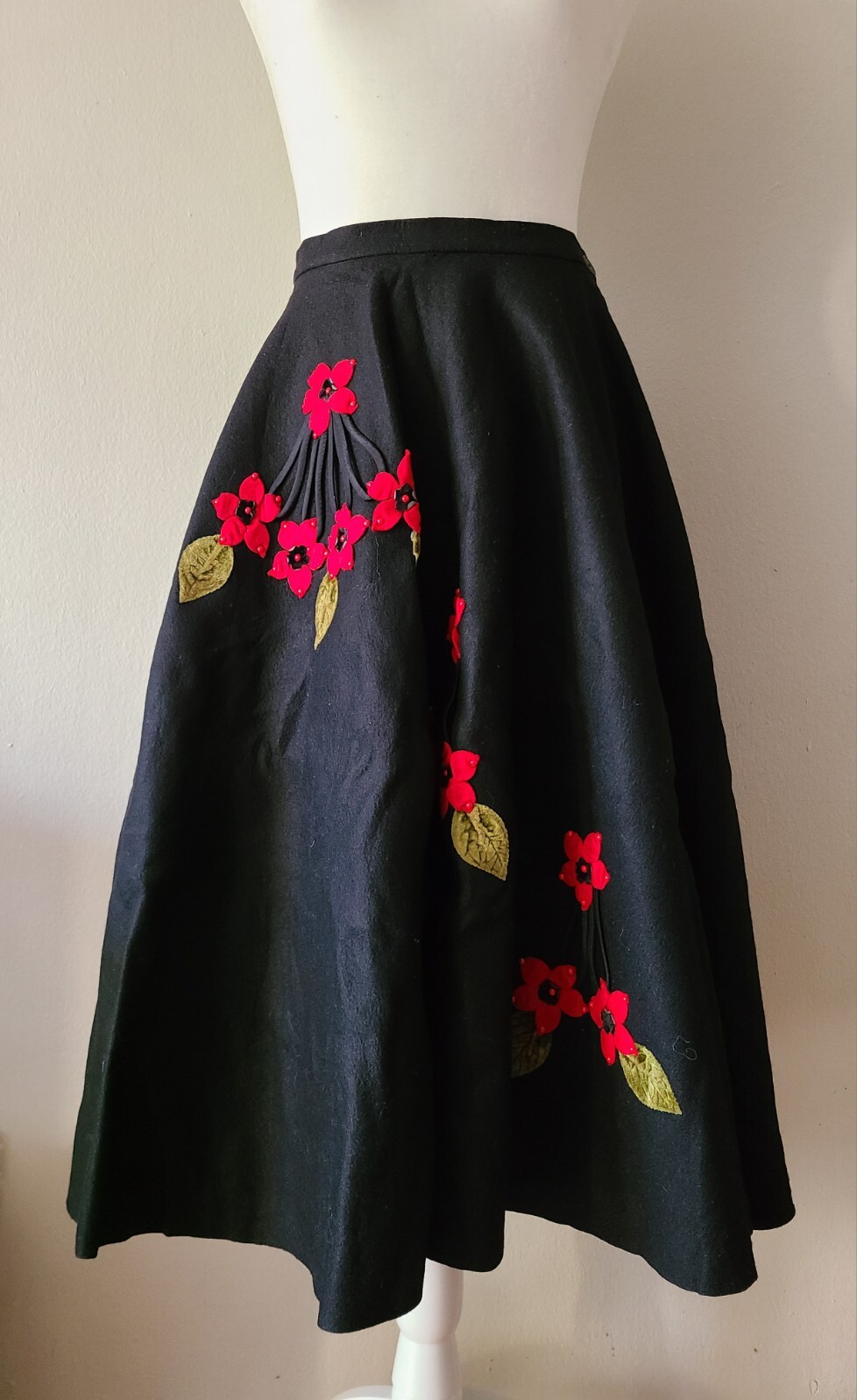 Vintage circle skirt, novelty print skirt - image 1