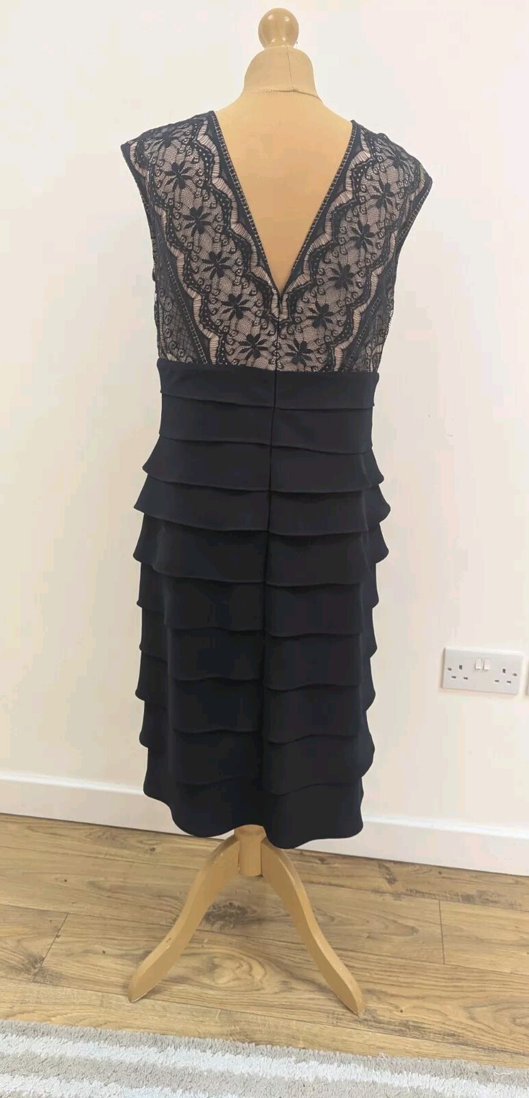 Picture 4 of 8