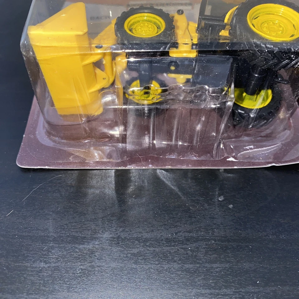 Cargador de tractor Menards Gold Line 279-2480 1/64 Agri-Power Pull Back Agricultura Foto 4 de 4