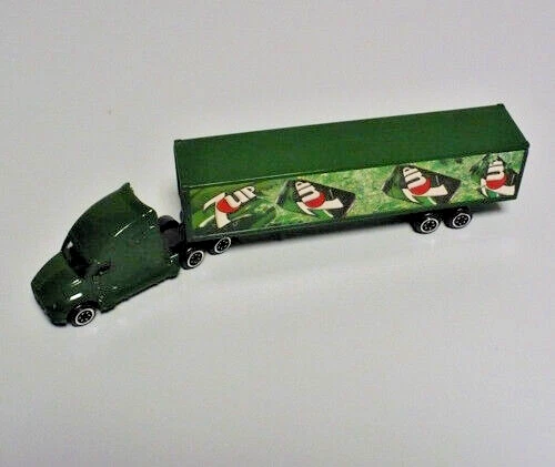 CAMION KENWORTH TRASPORTO 7UP / SCALA 1:87 MONDO MOTORS - Immagine 2 di 3